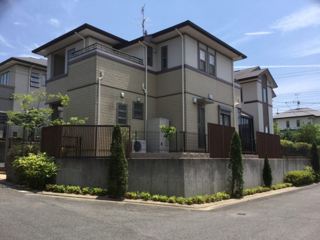 生垣撤去により広くなった勝手口の動線2