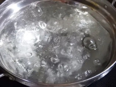 熱湯で除草するメリット・デメリットと雑草対策にお湯を使う3つのポイント
