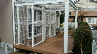 キャットランを自宅の庭に作って、安心して猫を遊ばせる3つのポイント【実例】