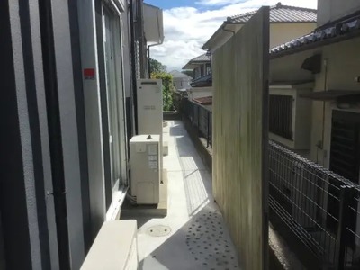 庭の笹を駆除して、メンテナンスを楽にする工事